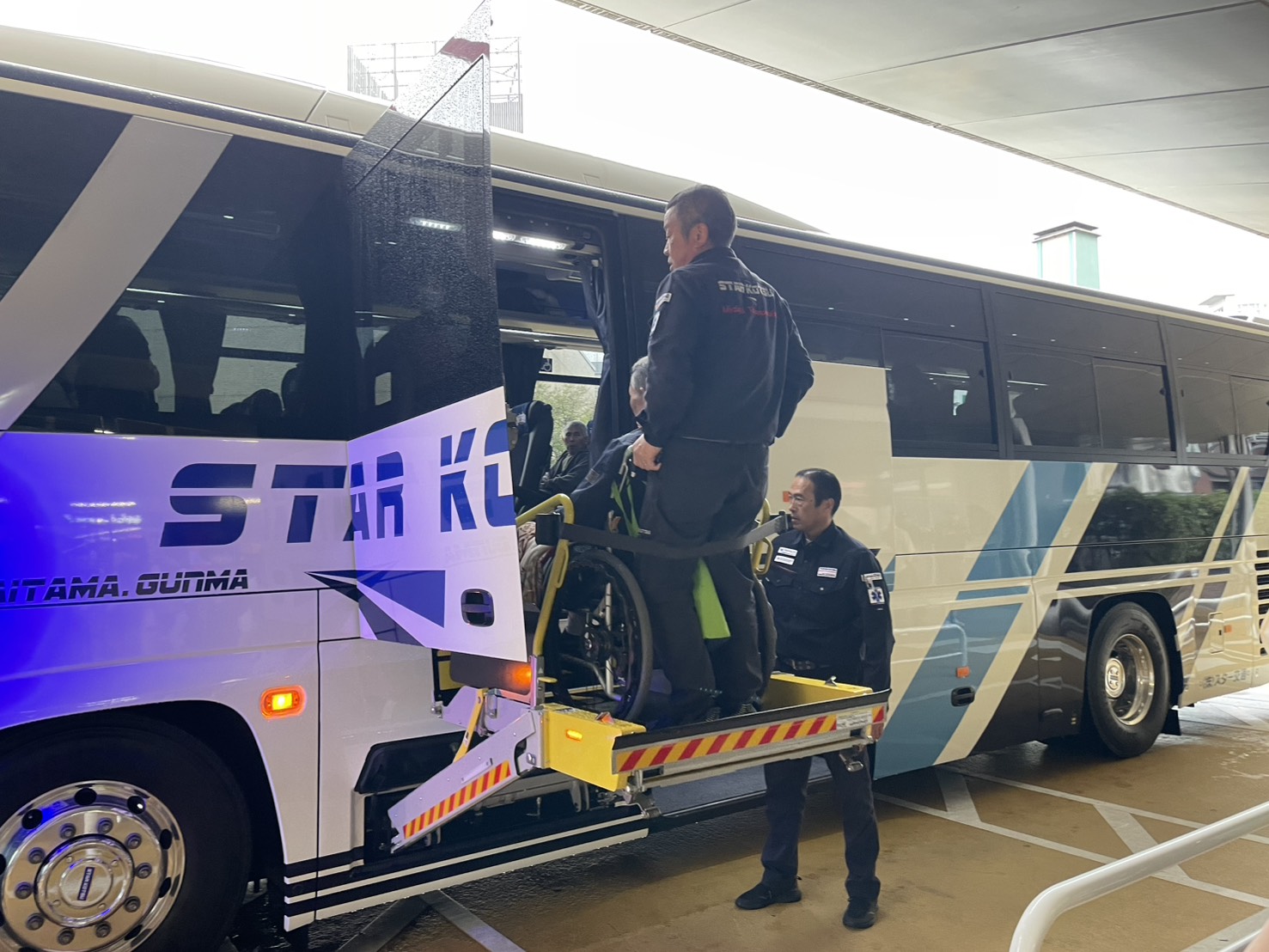 施設秋のバスツアー